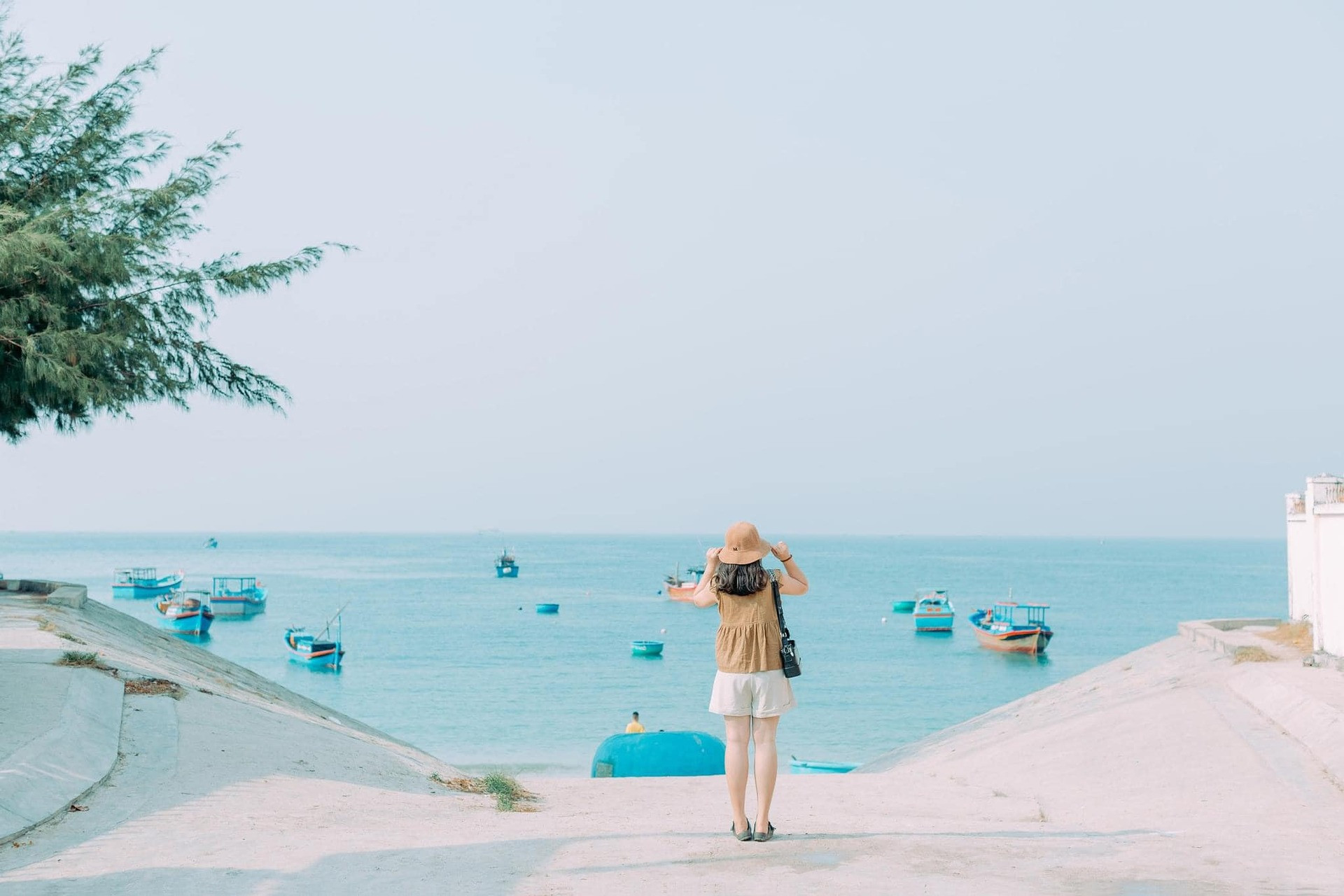 10 Bãi Biển Đẹp Chấn Động Ở Miền Trung Nhất Định Phải Khám Phá Trong Mùa Hè. Ảnh 12