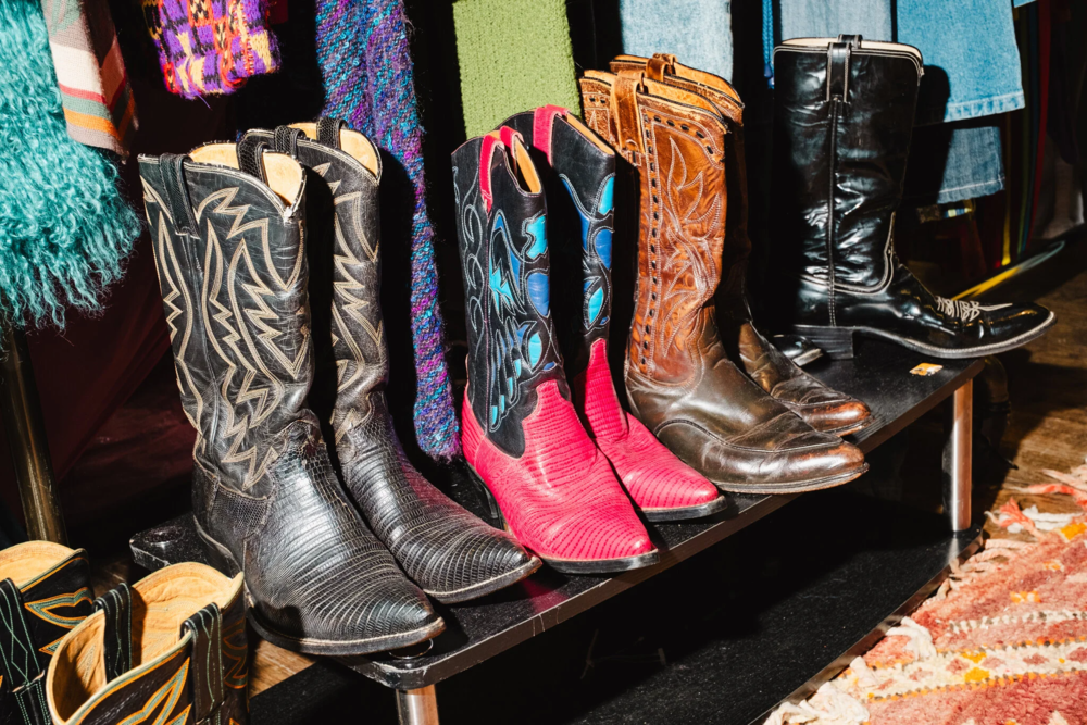 Người nổi tiếng săn đồ vintage