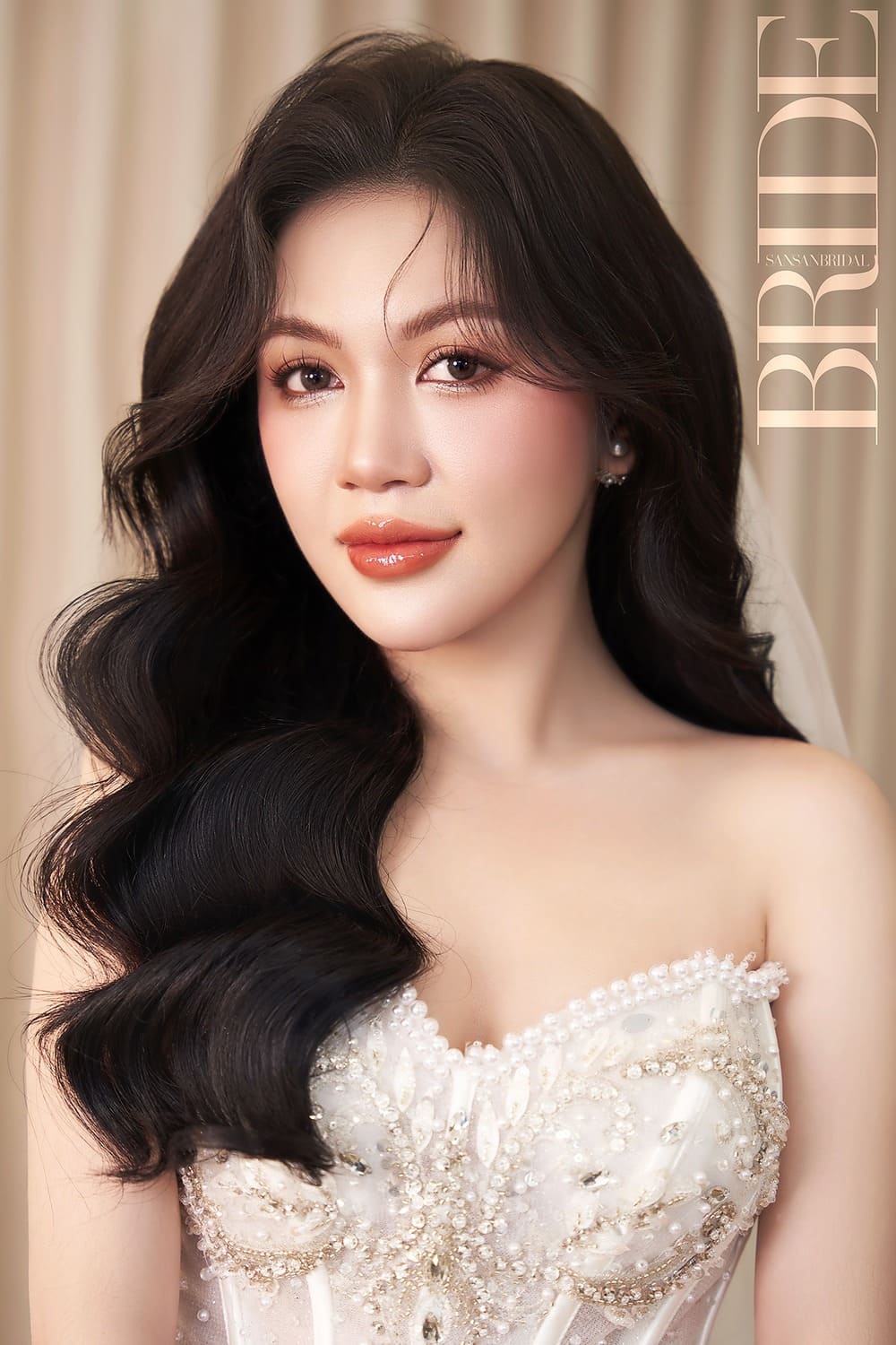 makeup-co-dau-nau-tay-khi-chat-xu-huong-2025