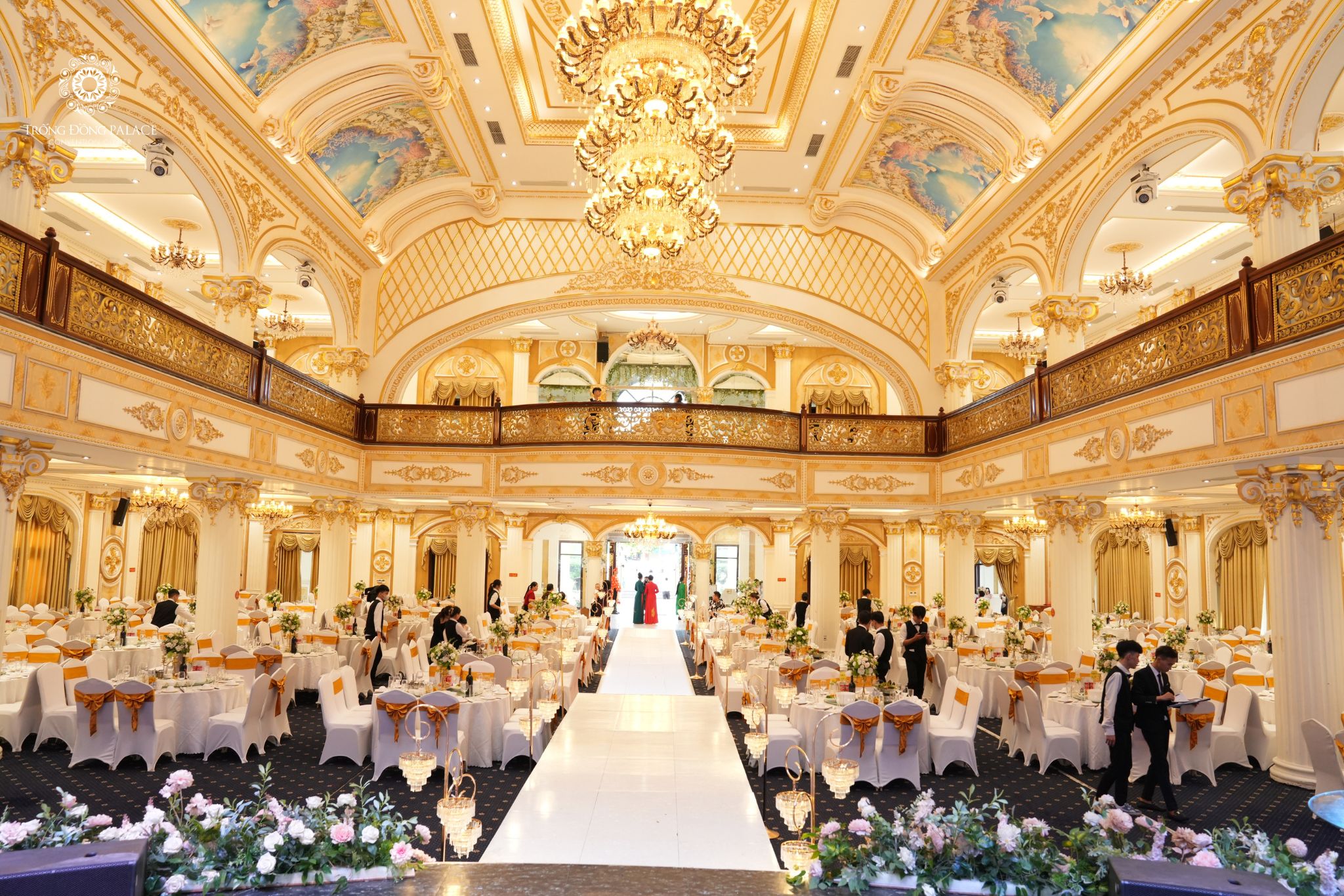 Trong-Dong-Palace-to-chuc-tiec-cuoi-tron-goi