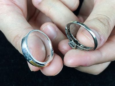 nen-chon-nhan-cuoi-chat-lieu-gi