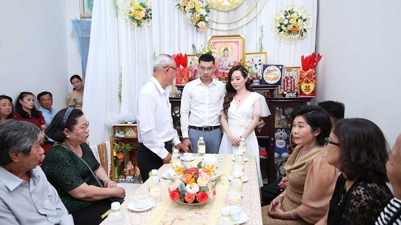 le-dam-ngo-gom-nhung-ai-duoc-tham-du