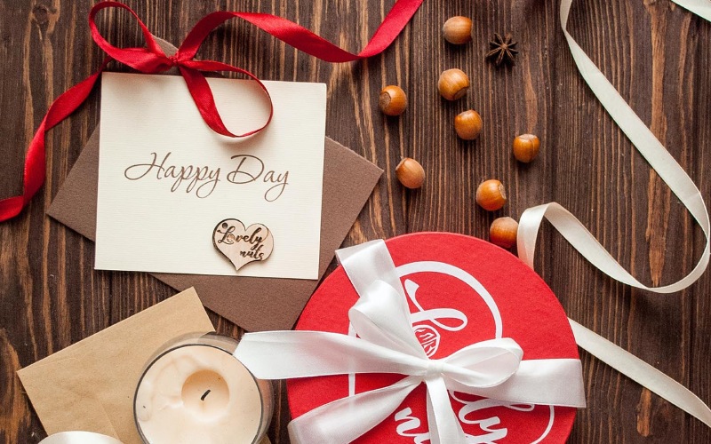 Vì sao cần phải tặng quà kỉ niệm cưới?