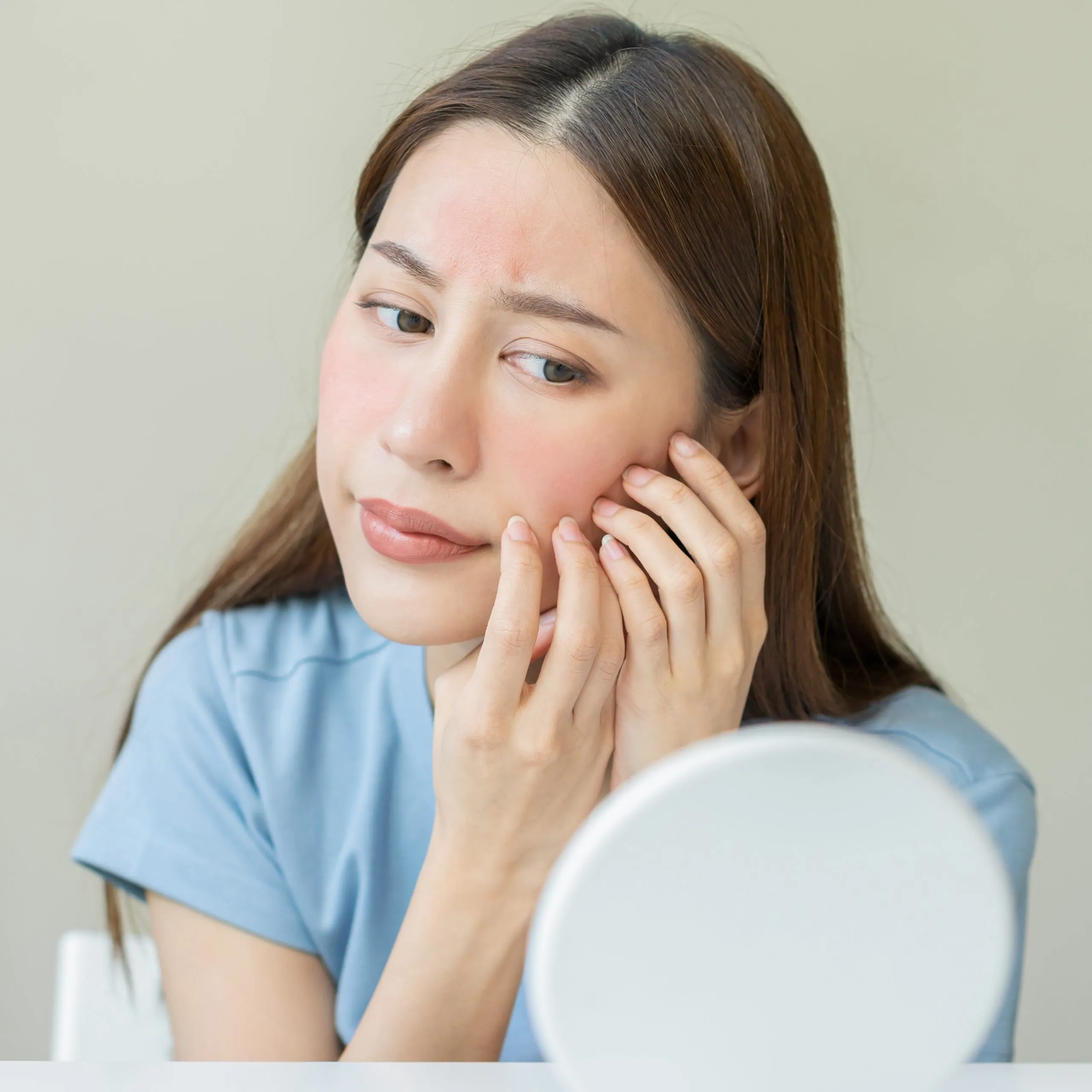 Hình ảnh cô gái với hàng rào bảo vệ da suy yếu.