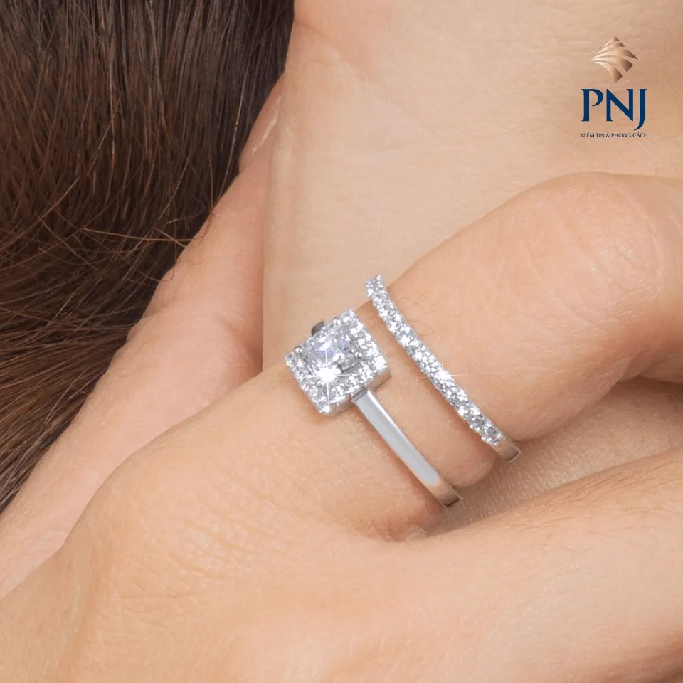nhẫn cưới PNJ