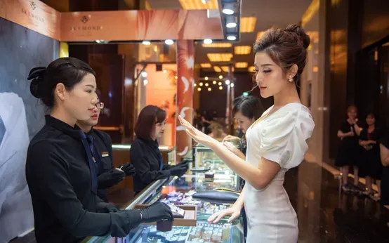 Tại sao mua một chiếc nhẫn thiết kế là khoản đầu tư thông minh của phụ nữ hiện đại